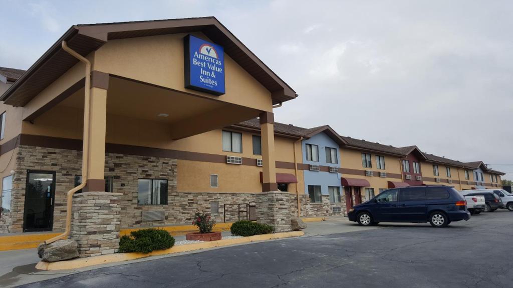 Americas Best Value Inn & Suites Harrisonville Main image 1